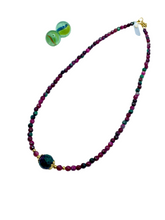 Bordeaux/green agate gemstone necklace