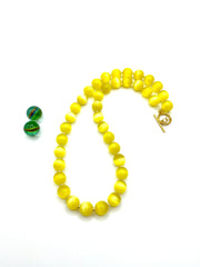 “Cat’s eye” necklace