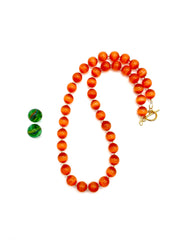 “Cat’s eye” necklace