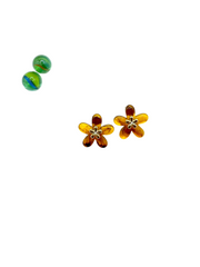 ''TARTAROOGA'' STUD EARRINGS (flowers)