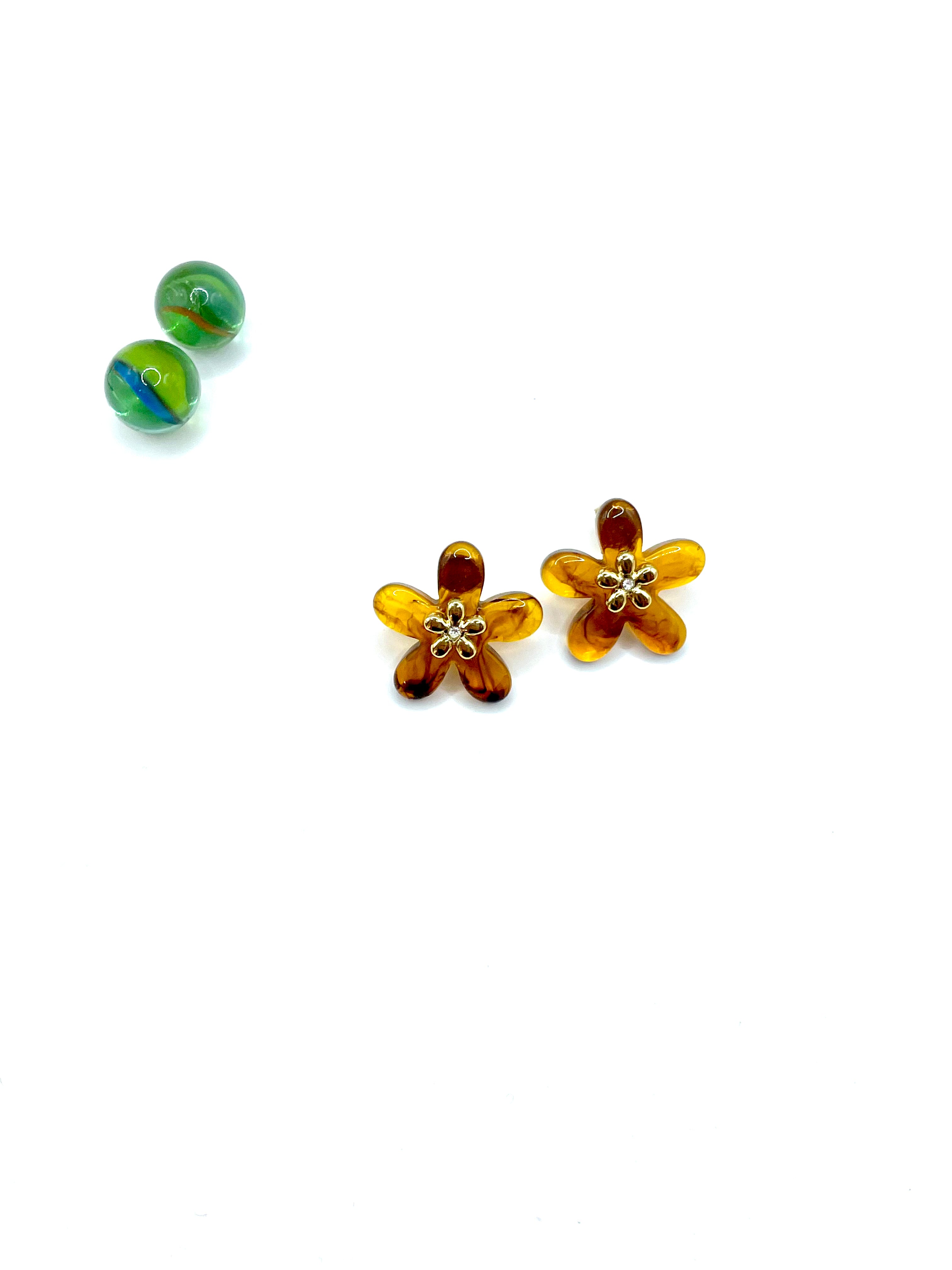 ''TARTAROOGA'' STUD EARRINGS (flowers)