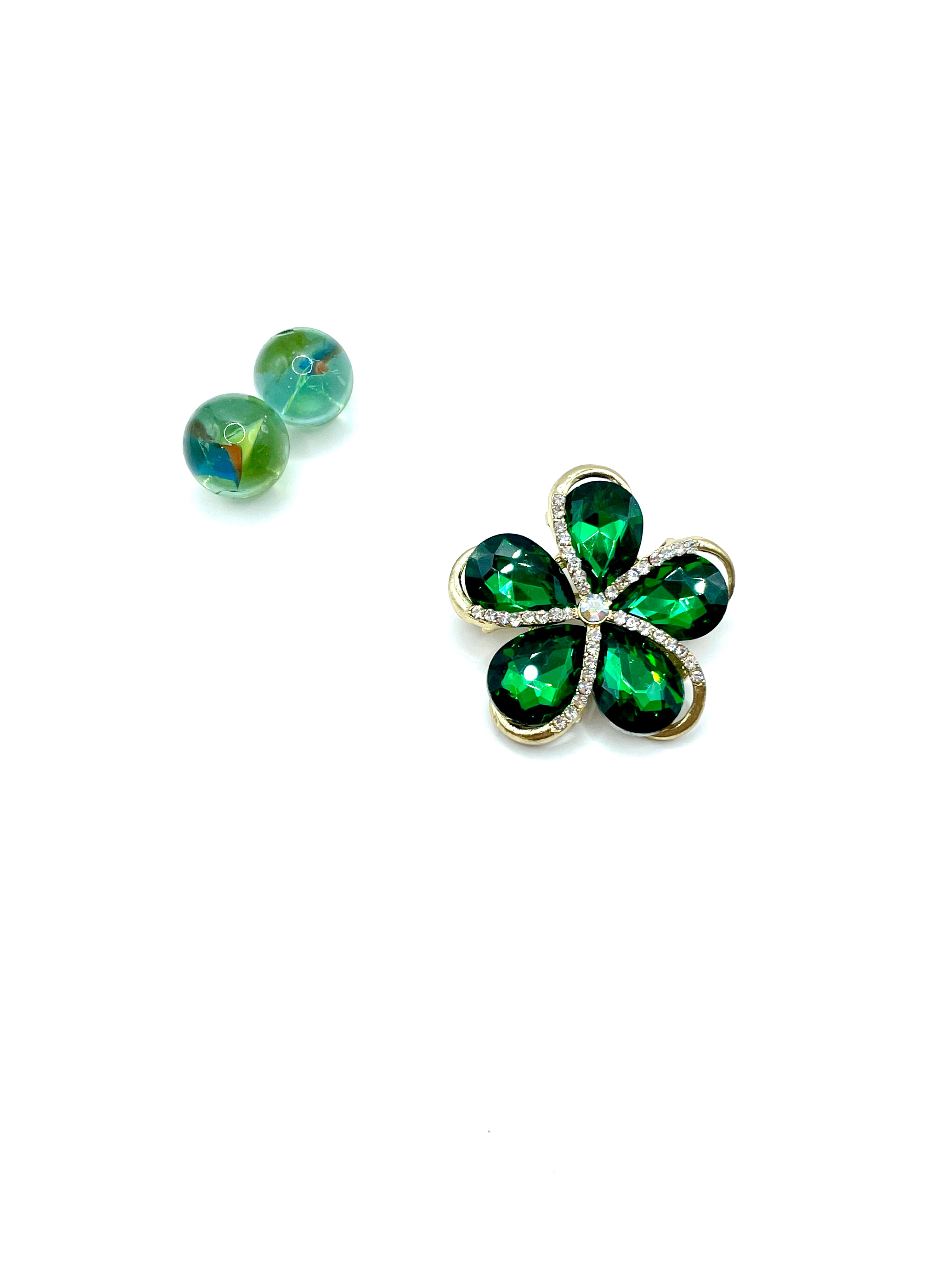 “Flora” brooch (green)