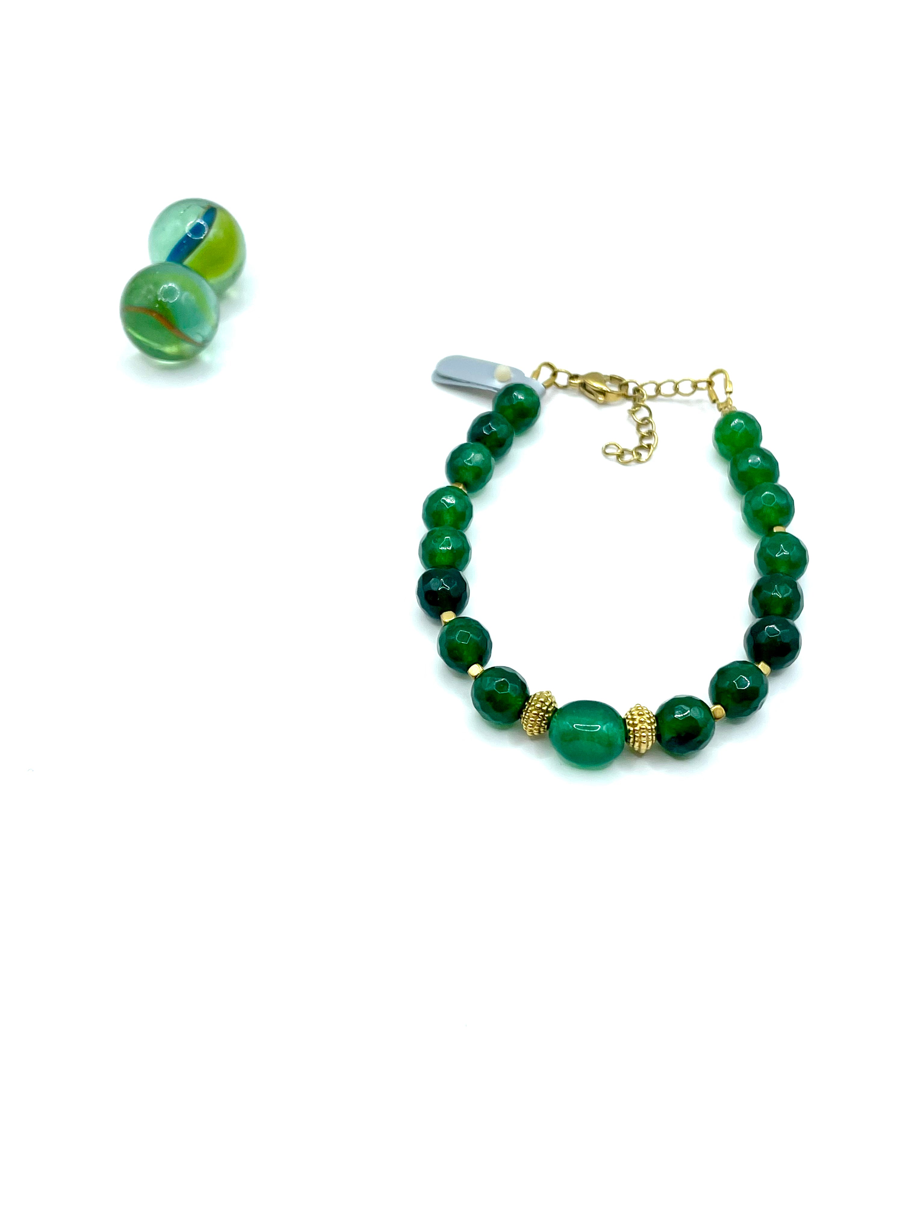 Intense green agate bracelet