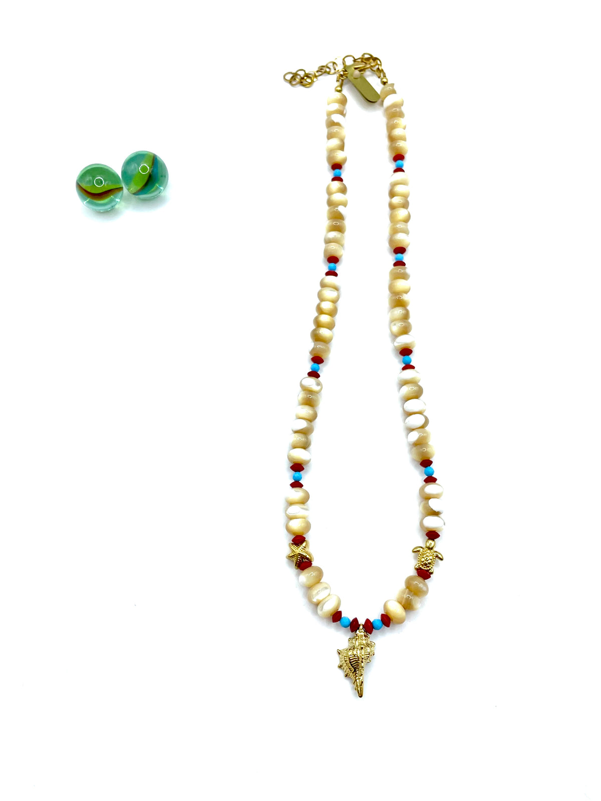 ''Mother of pearl'' summer necklace (beige)