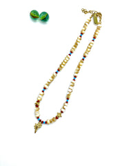 ''Mother of pearl'' summer necklace (beige)