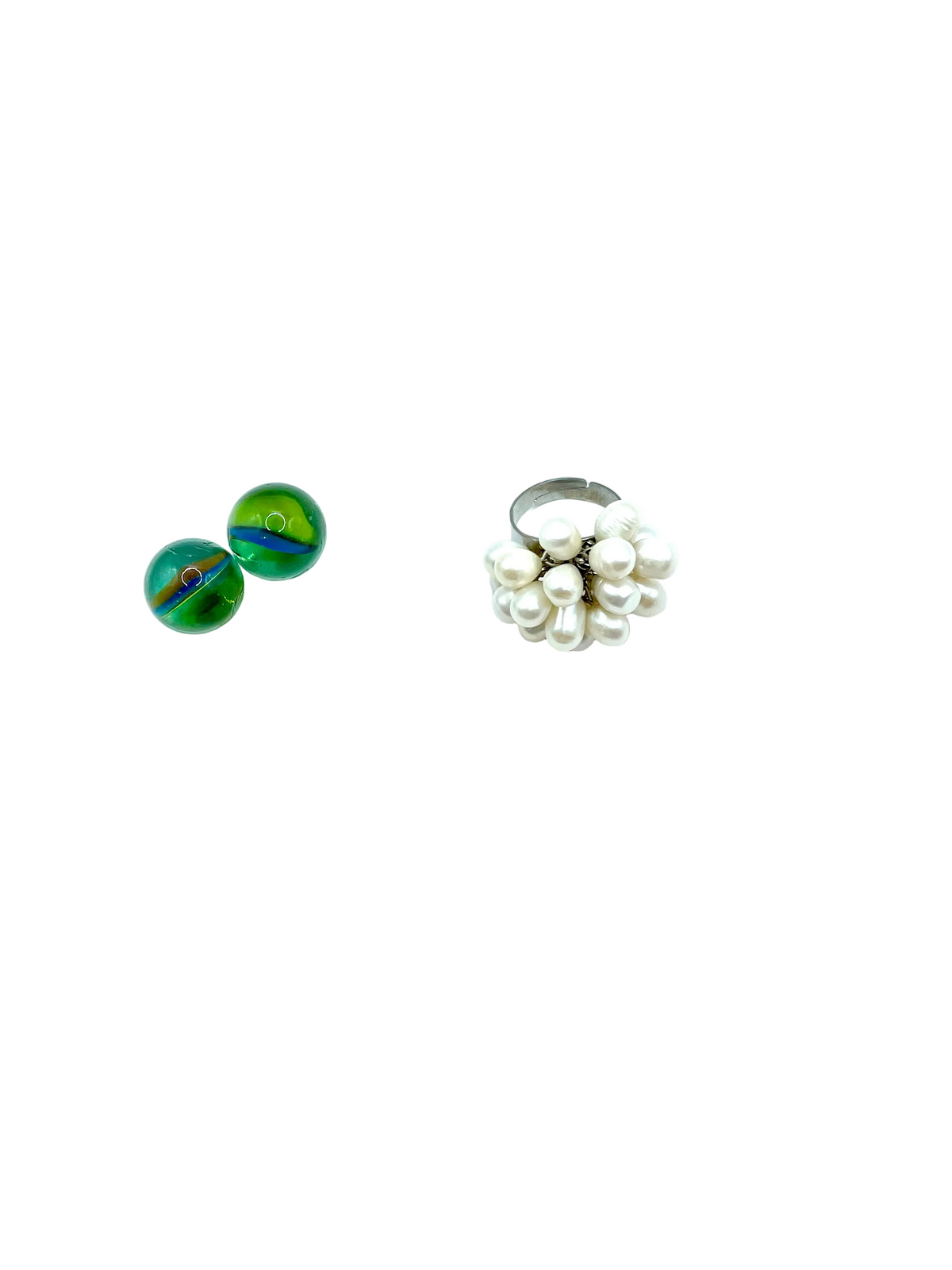 ''Grapes'' RING ( freshwater pearls )