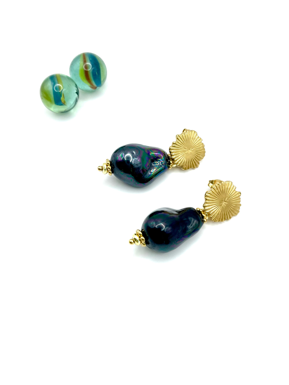''JASMINE'' BAROQUE SHELL PEARL DANGLES ( black )