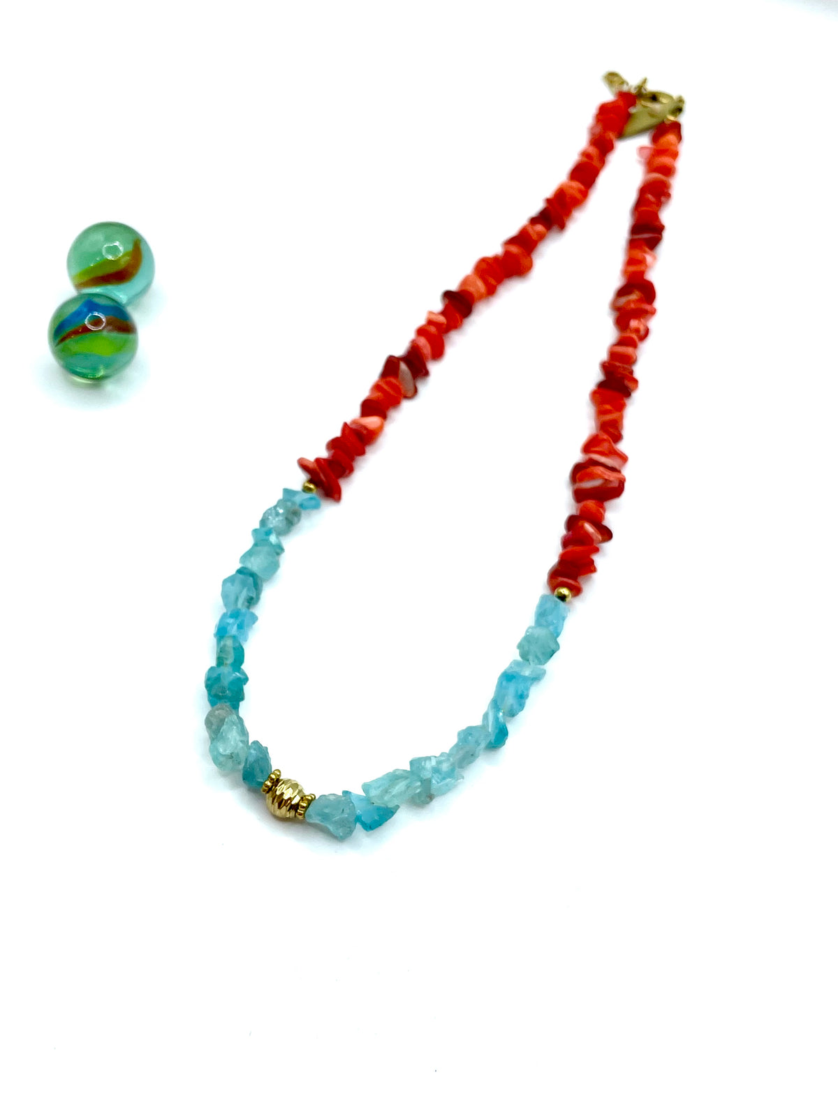 Rough apatite & chips mother of pearl necklace