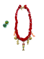 BANDANA NECKLACE RED BRAID / GOLD CHARMS (ST.STEEL)