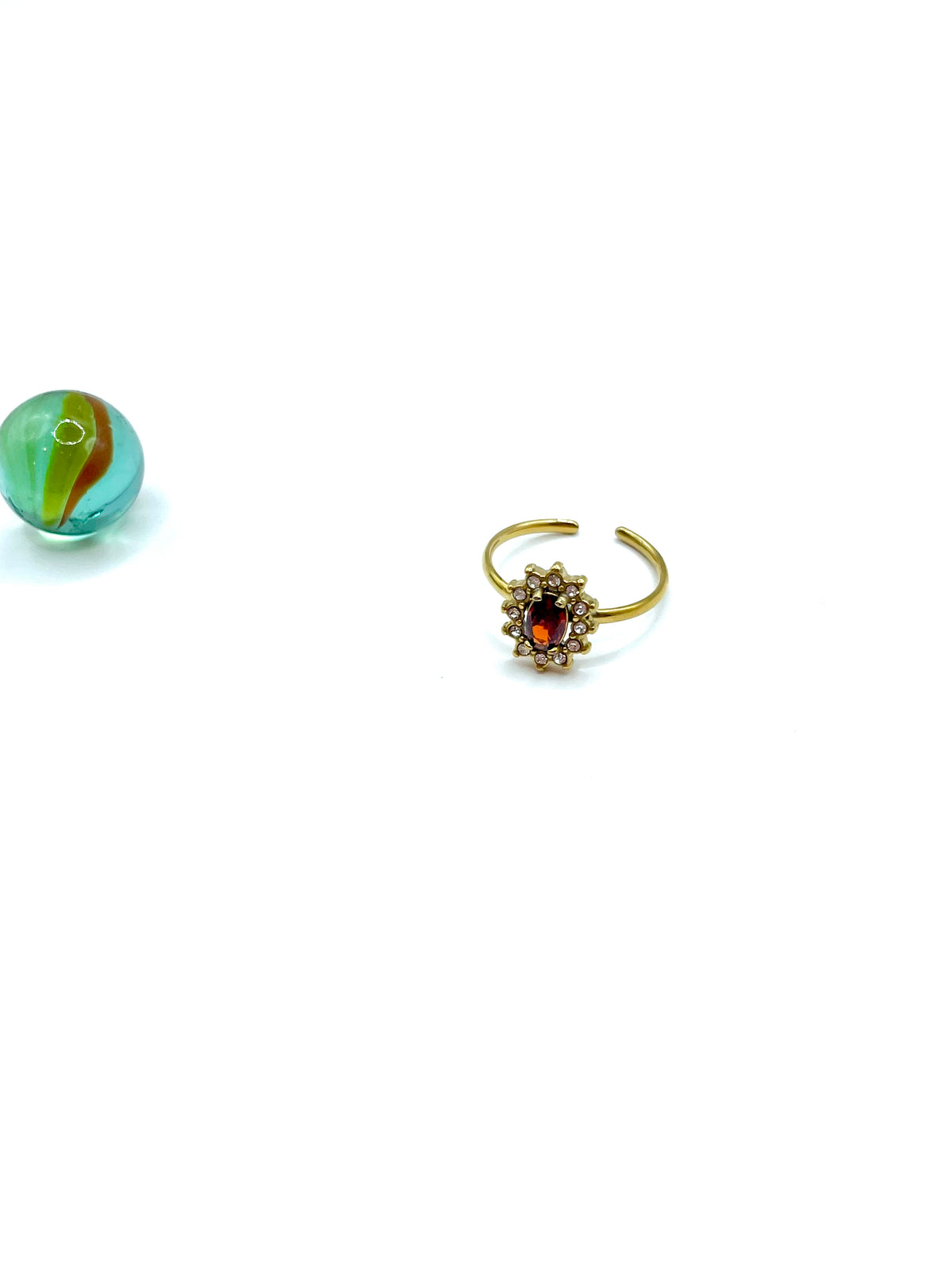 ''FLOWER'' ROSETTA STAINLESS STEEL RING ( RED )