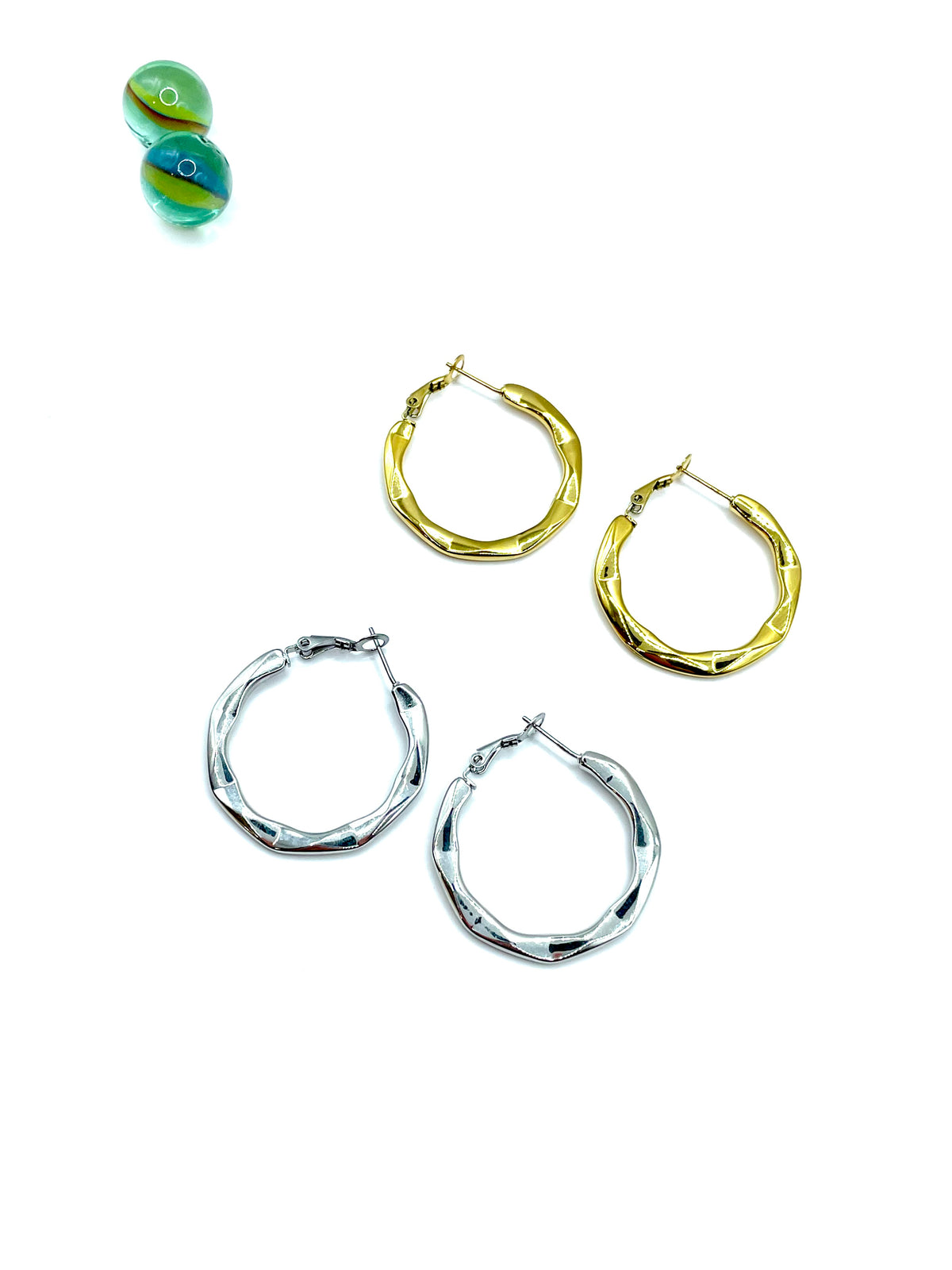 ''SIMPLE'' stainless steel hoops