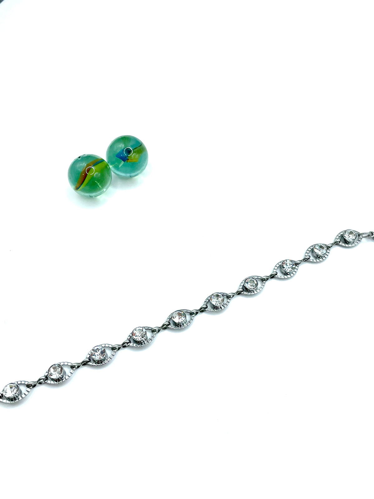 “Crystal eyes” bracelet ( silver/white )