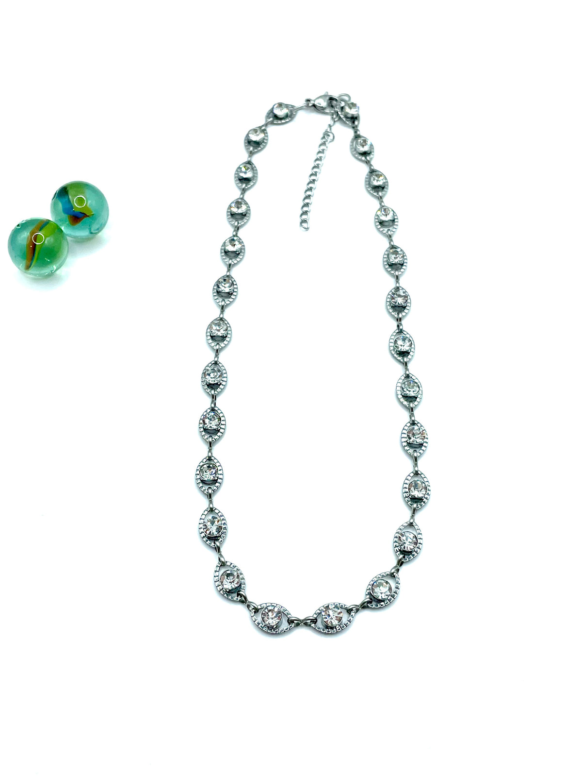 “Crystal eyes” choker necklace ( silver/white )
