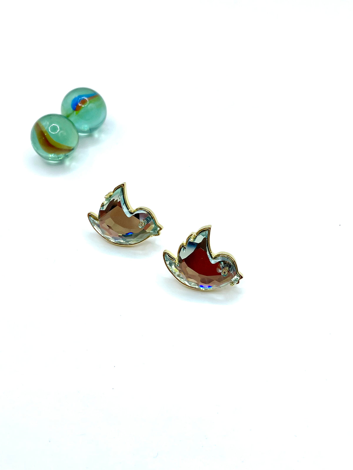 ''PIGEONS'' STUD EARRINGS (light green)