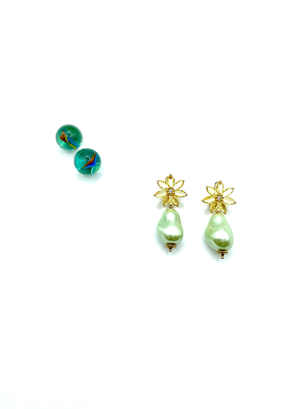 ''ROSALIA'' DANGLE EARRINGS (yellow / pistachio )